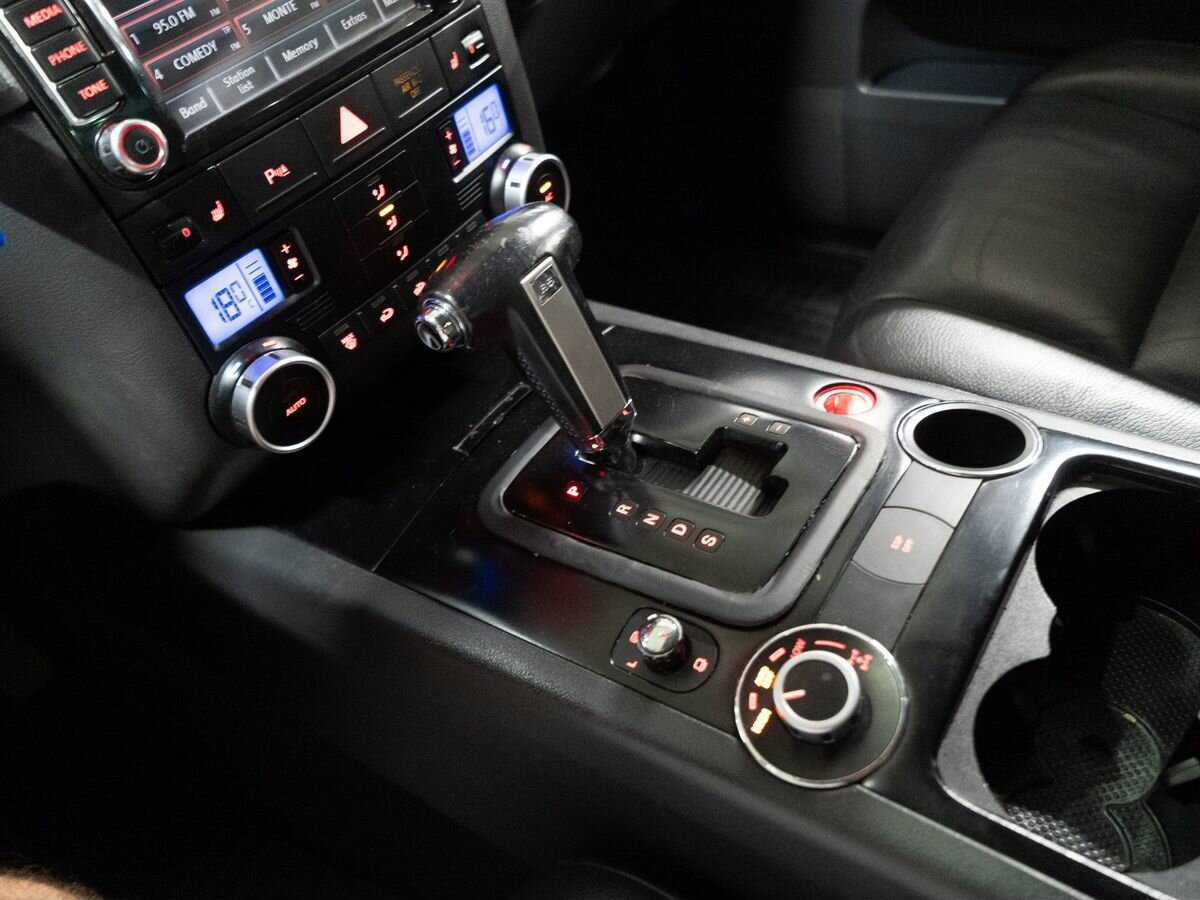 Купить Volkswagen Touareg с пробегом. Фото: #11