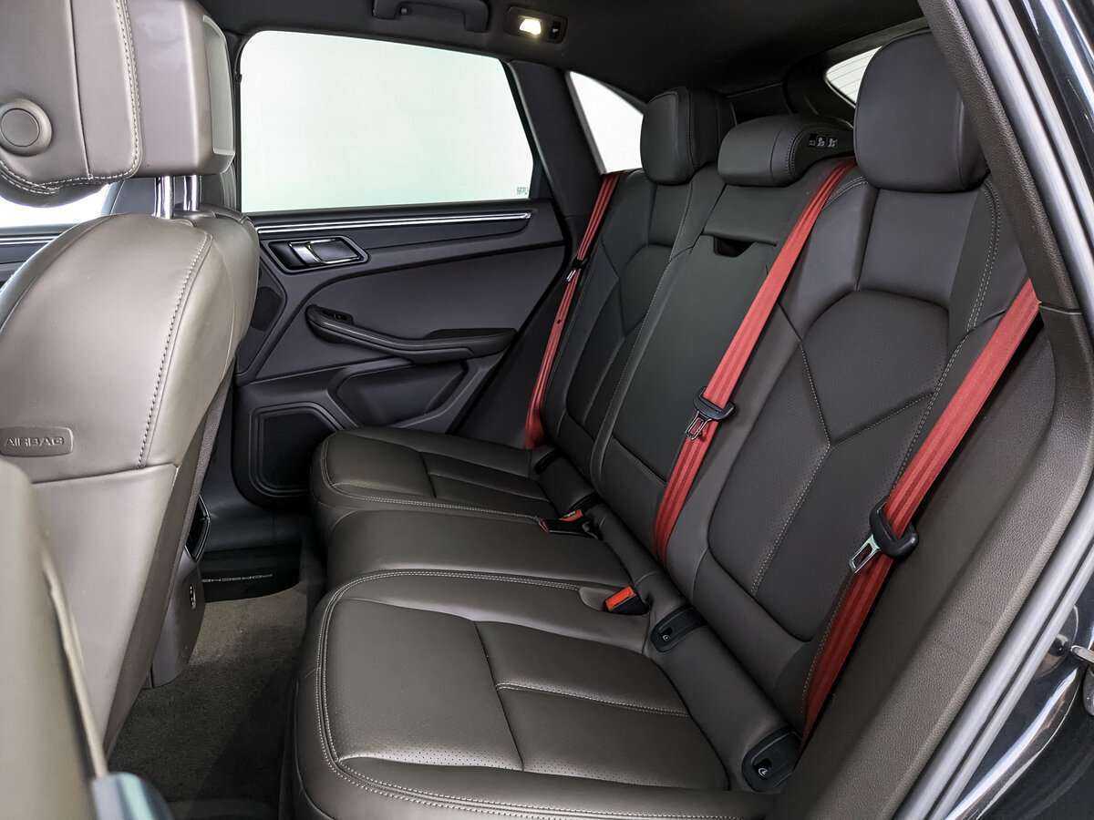 Купить Porsche Macan с пробегом. Фото: #17