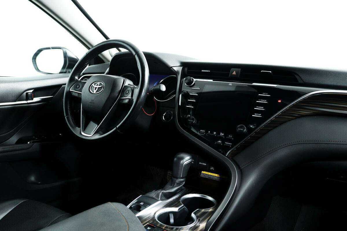 Купить Toyota Camry с пробегом. Фото: #8