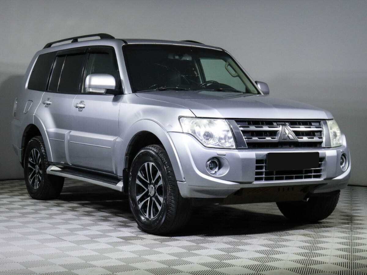 Купить Mitsubishi Pajero с пробегом. Фото: #2