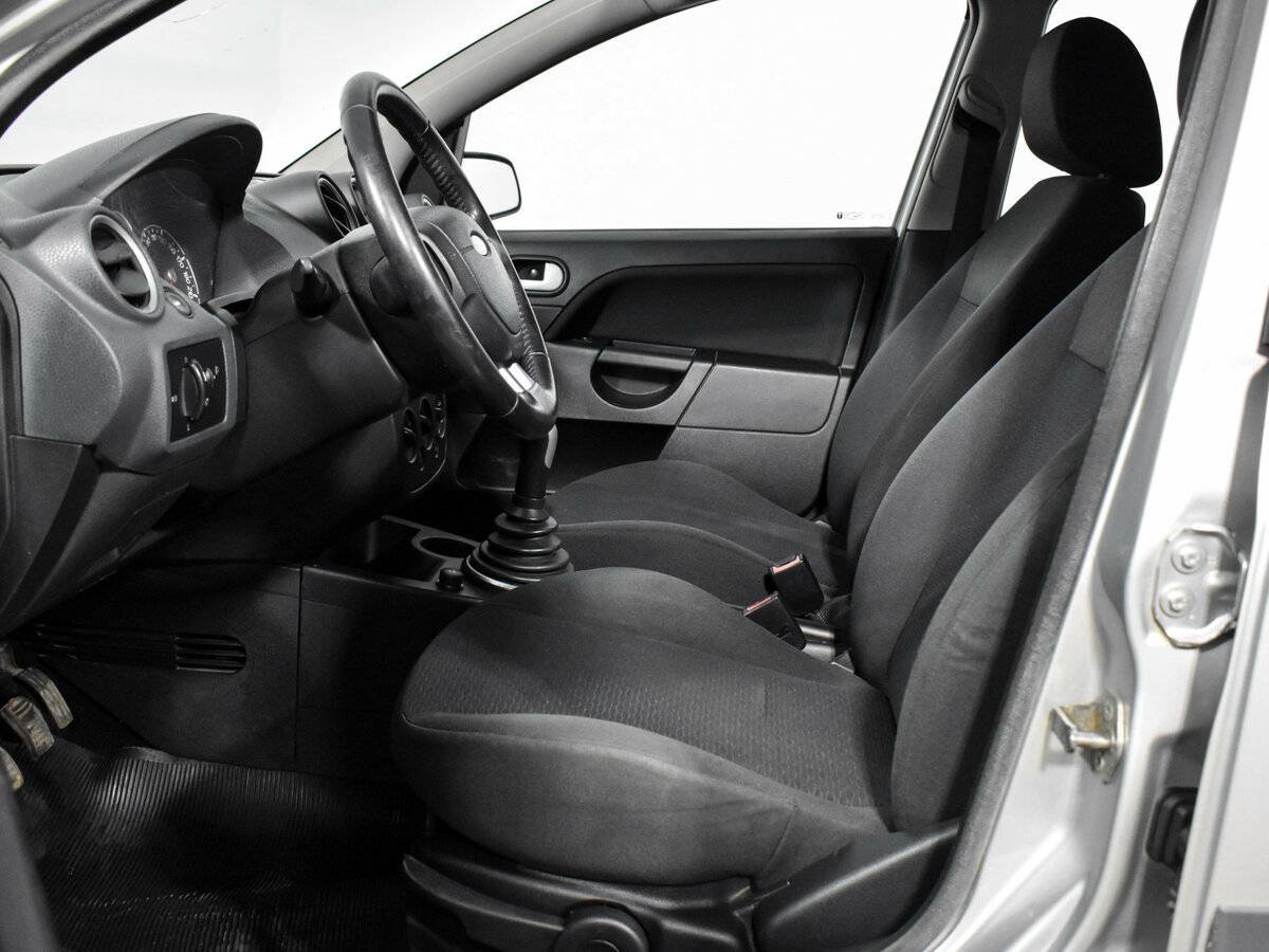 Купить Ford Fiesta с пробегом. Фото: #9