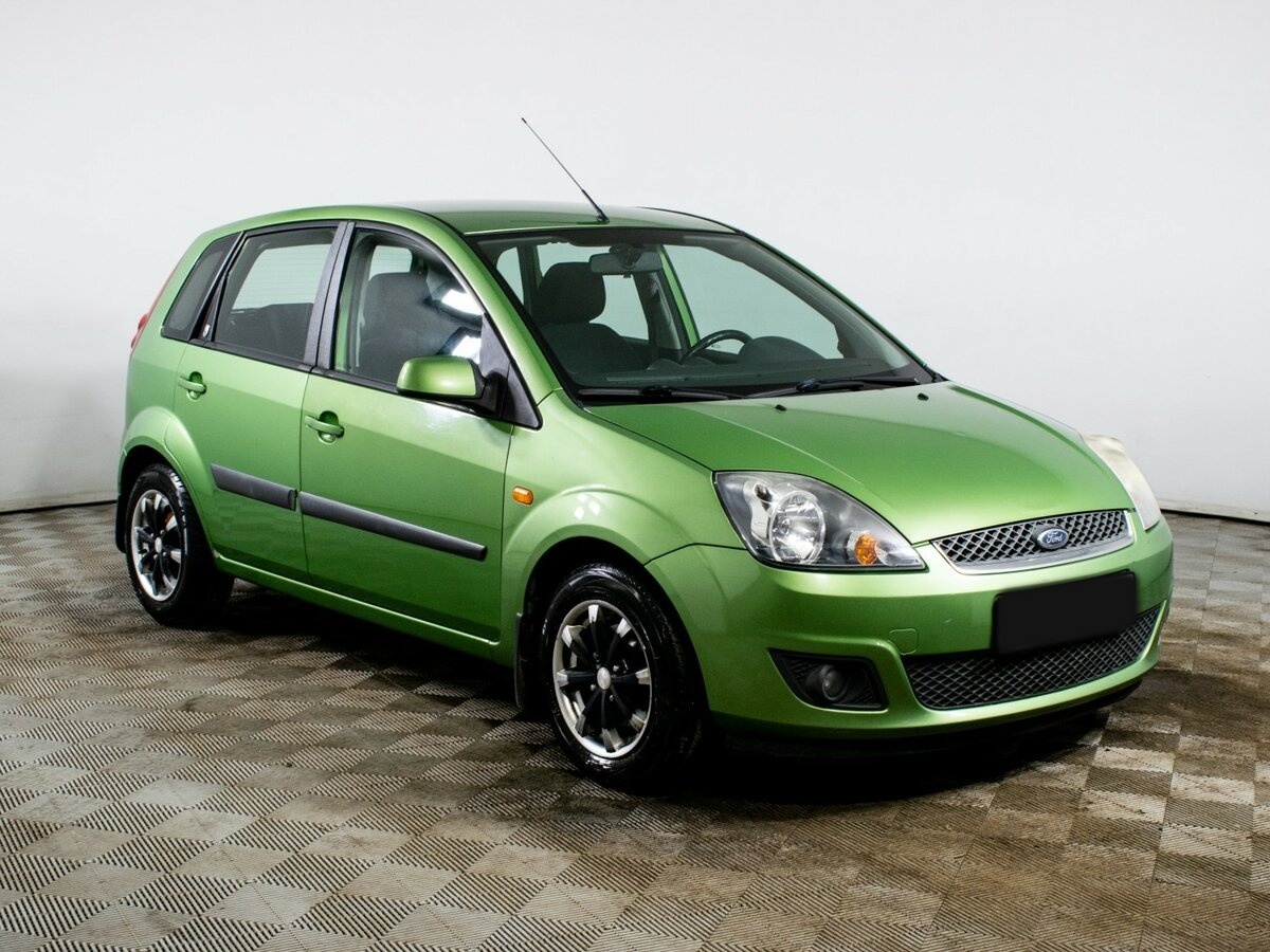 Купить Ford Fiesta с пробегом. Фото: #2