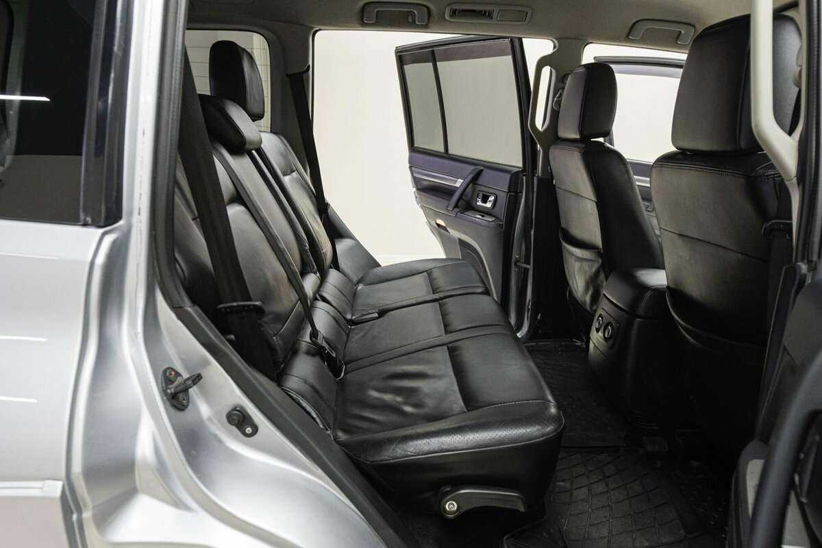 Купить Mitsubishi Pajero с пробегом. Фото: #13