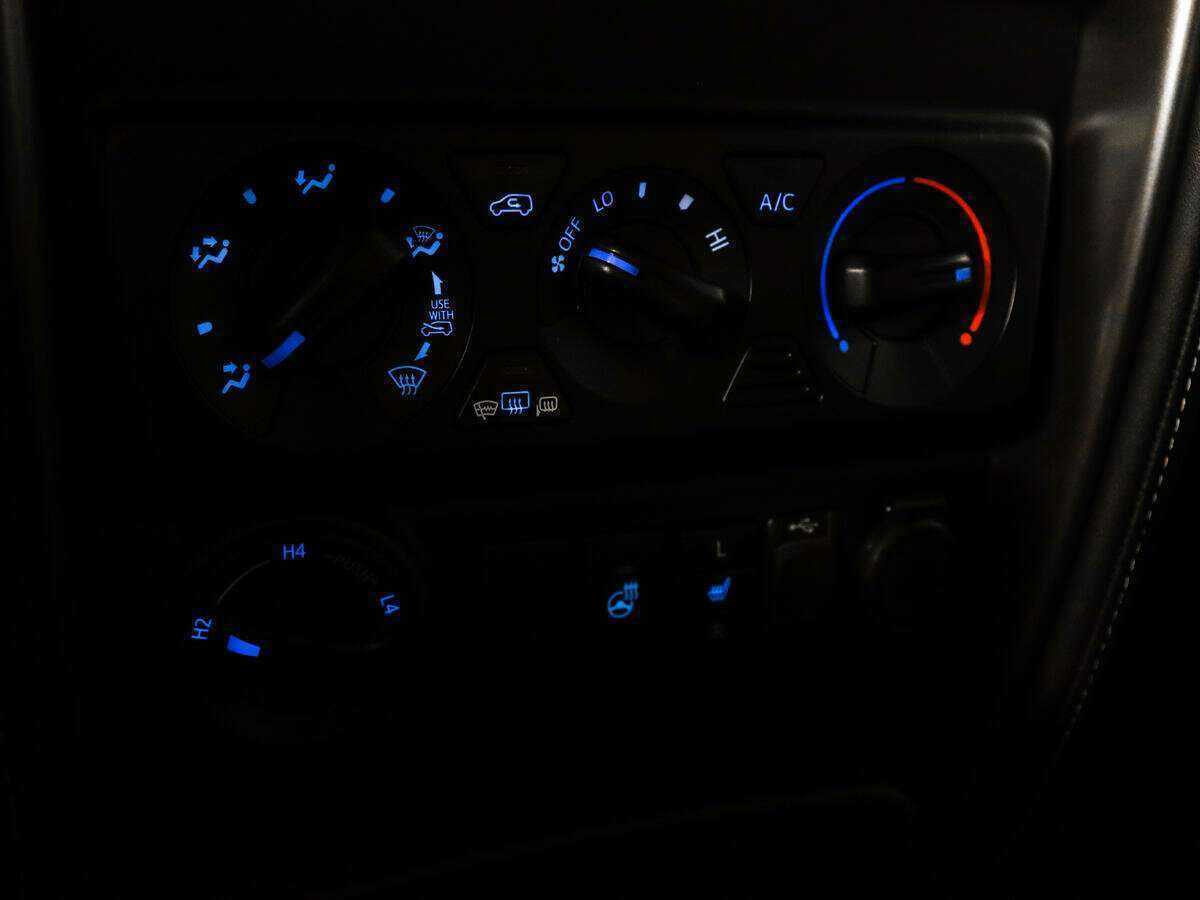 Купить Toyota Fortuner с пробегом. Фото: #14