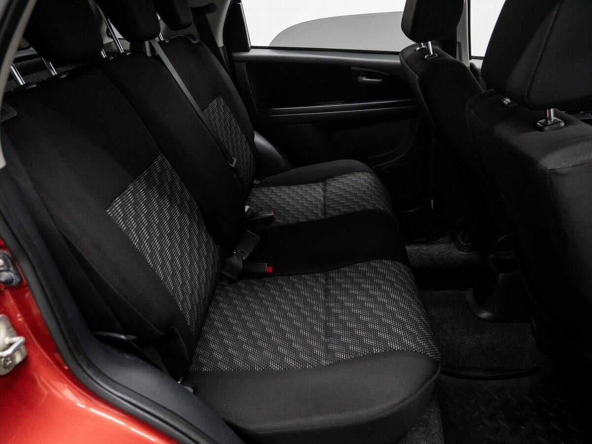 Купить Suzuki SX4 с пробегом. Фото: #9