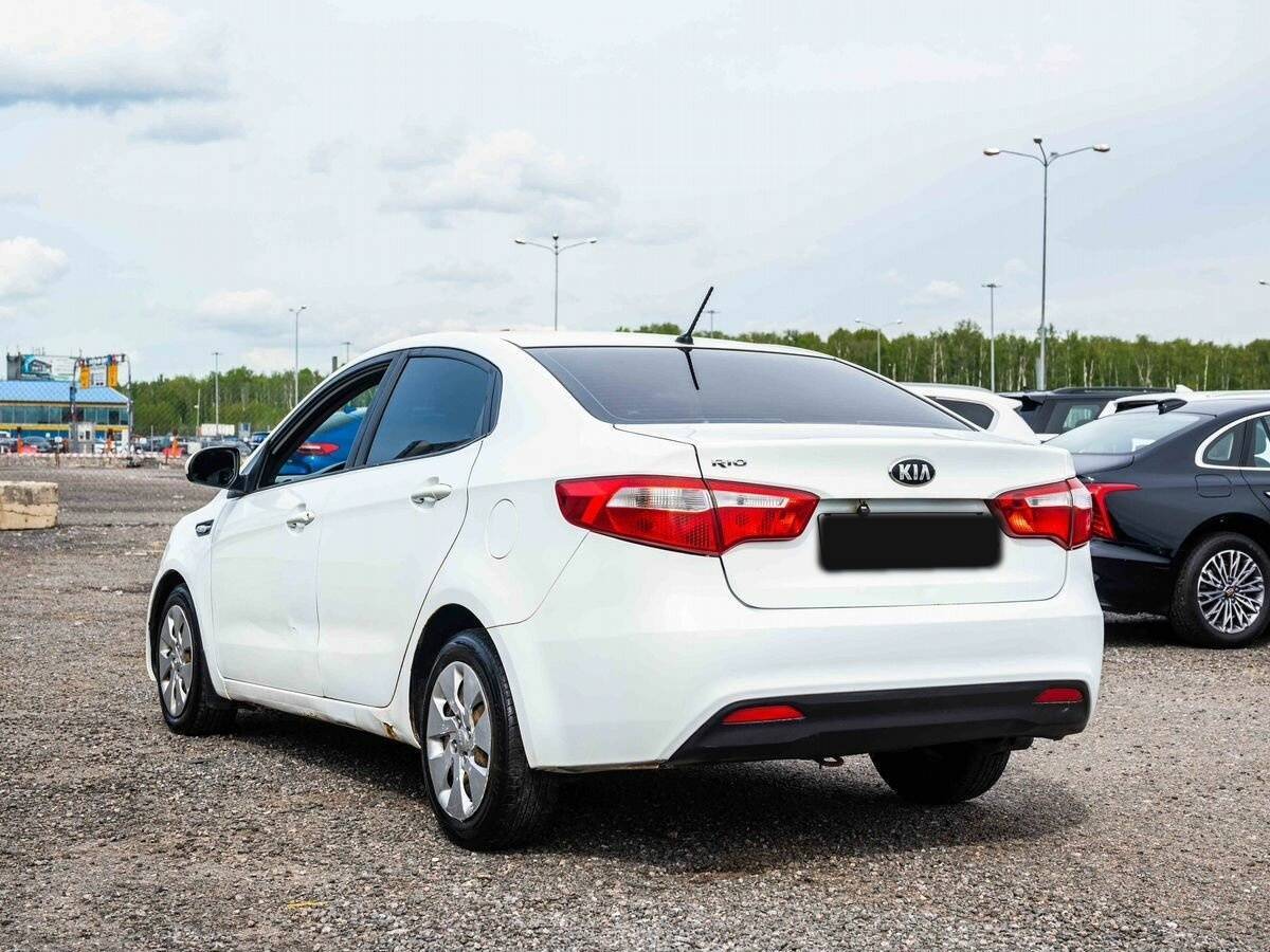 Купить Kia Rio с пробегом. Фото: #3