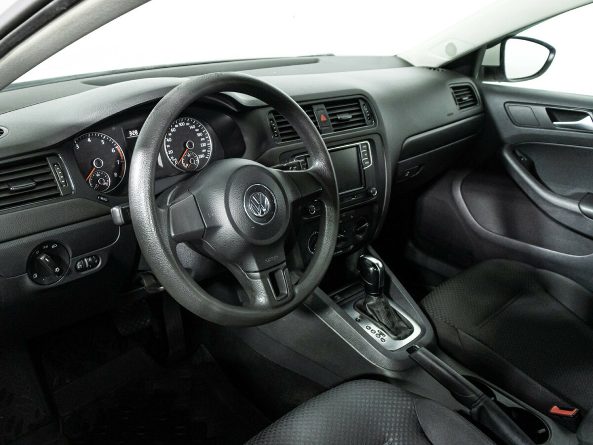 Купить Volkswagen Jetta с пробегом. Фото: #10