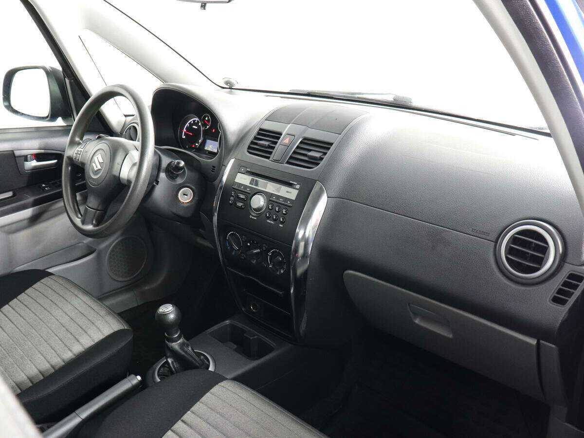 Купить Suzuki SX4 с пробегом. Фото: #9