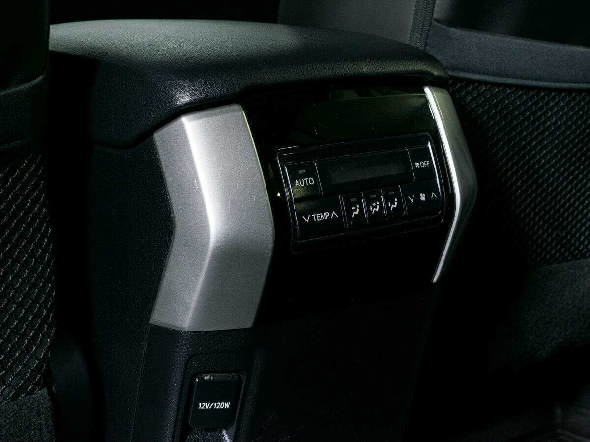 Купить Toyota Land Cruiser Prado с пробегом. Фото: #13