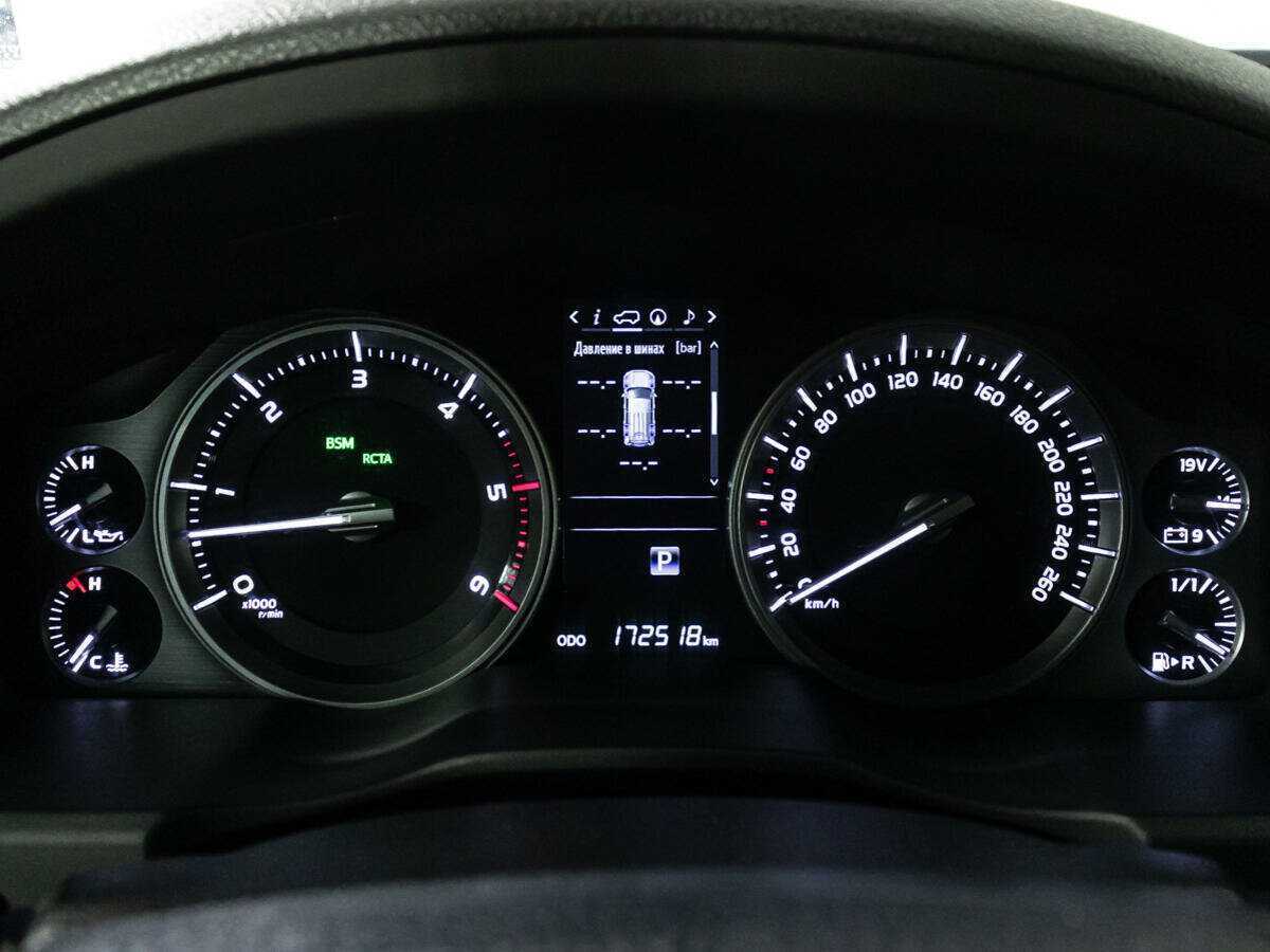 Купить Toyota Land Cruiser с пробегом. Фото: #11