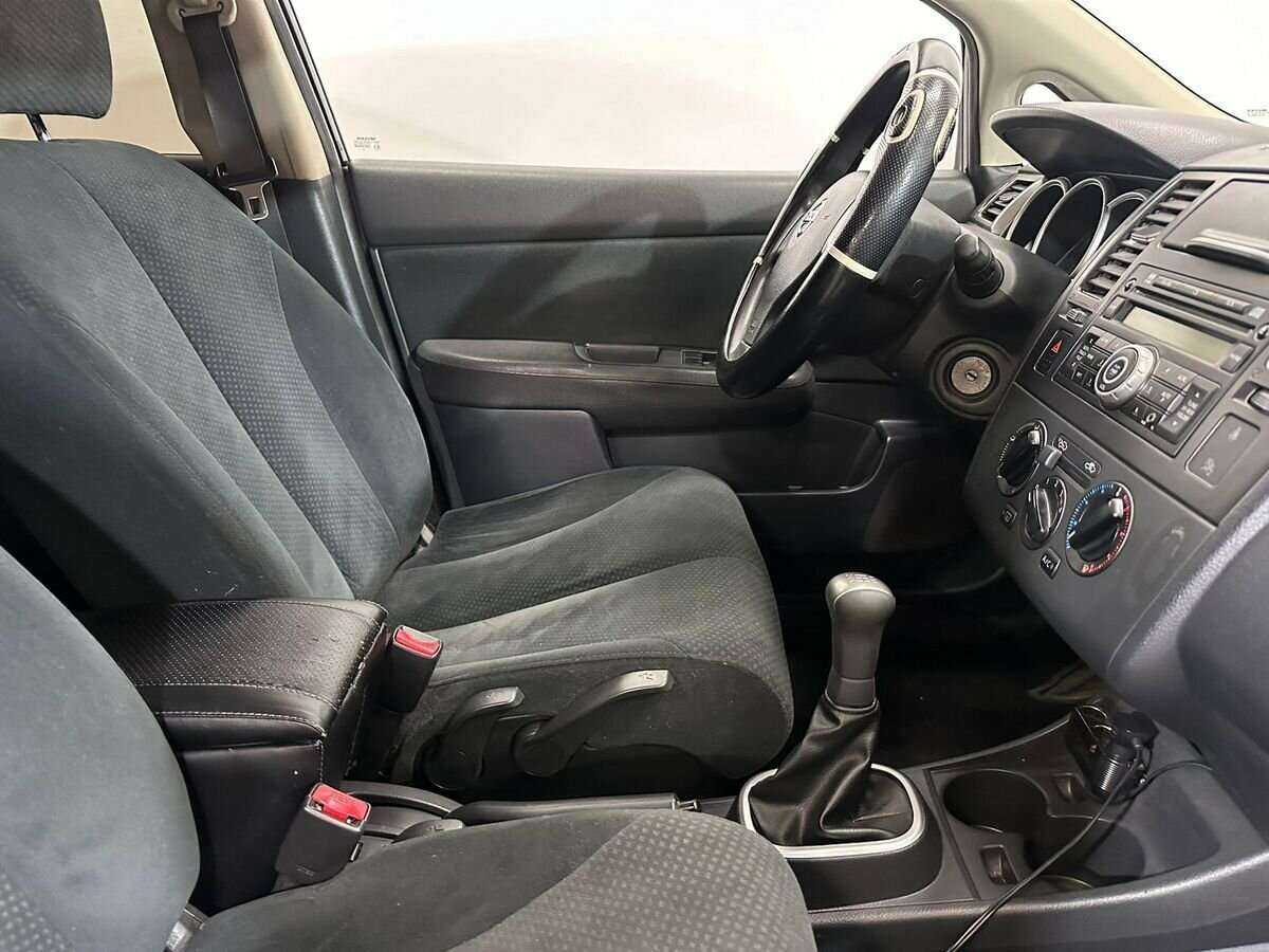 Купить Nissan Tiida с пробегом. Фото: #9
