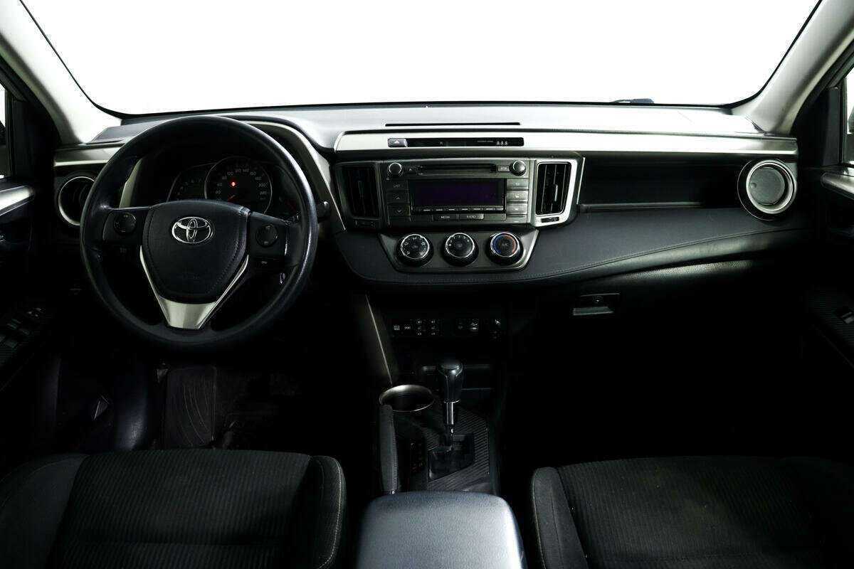 Купить Toyota RAV4 с пробегом. Фото: #9