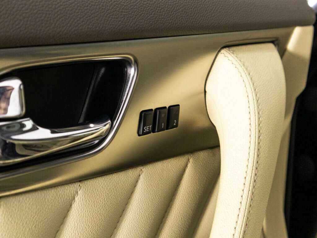 Купить Infiniti FX с пробегом. Фото: #20