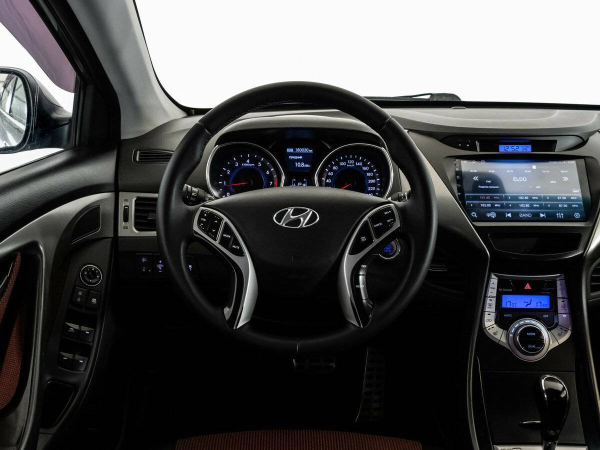 Купить Hyundai Elantra с пробегом. Фото: #8