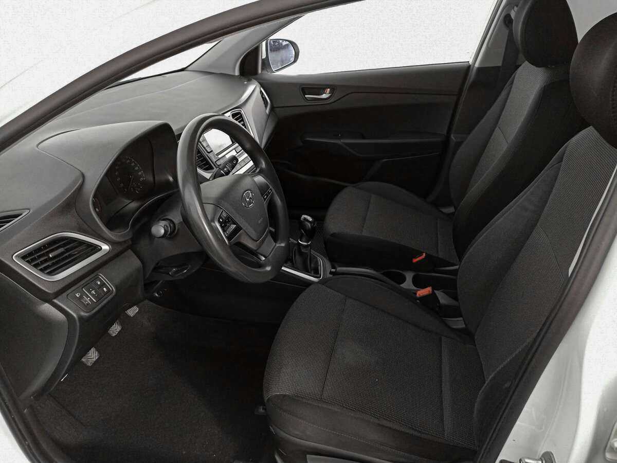 Купить Hyundai Solaris с пробегом. Фото: #13