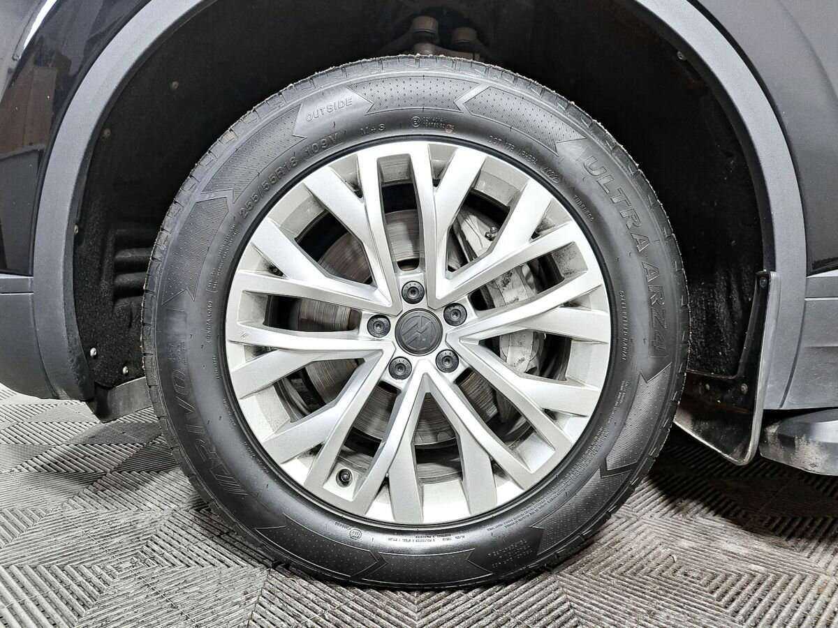 Купить Volkswagen Touareg с пробегом. Фото: #14