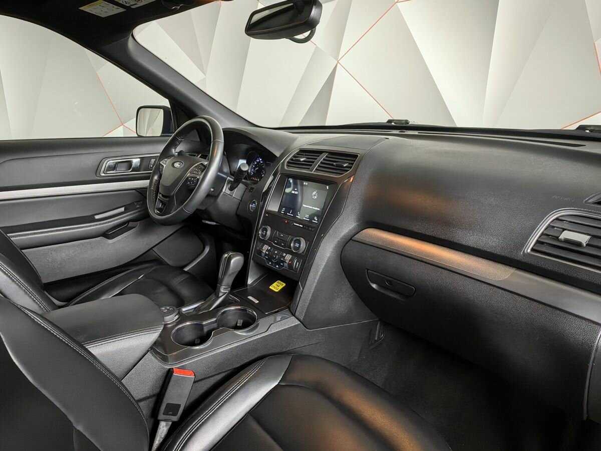 Купить Ford Explorer с пробегом. Фото: #8