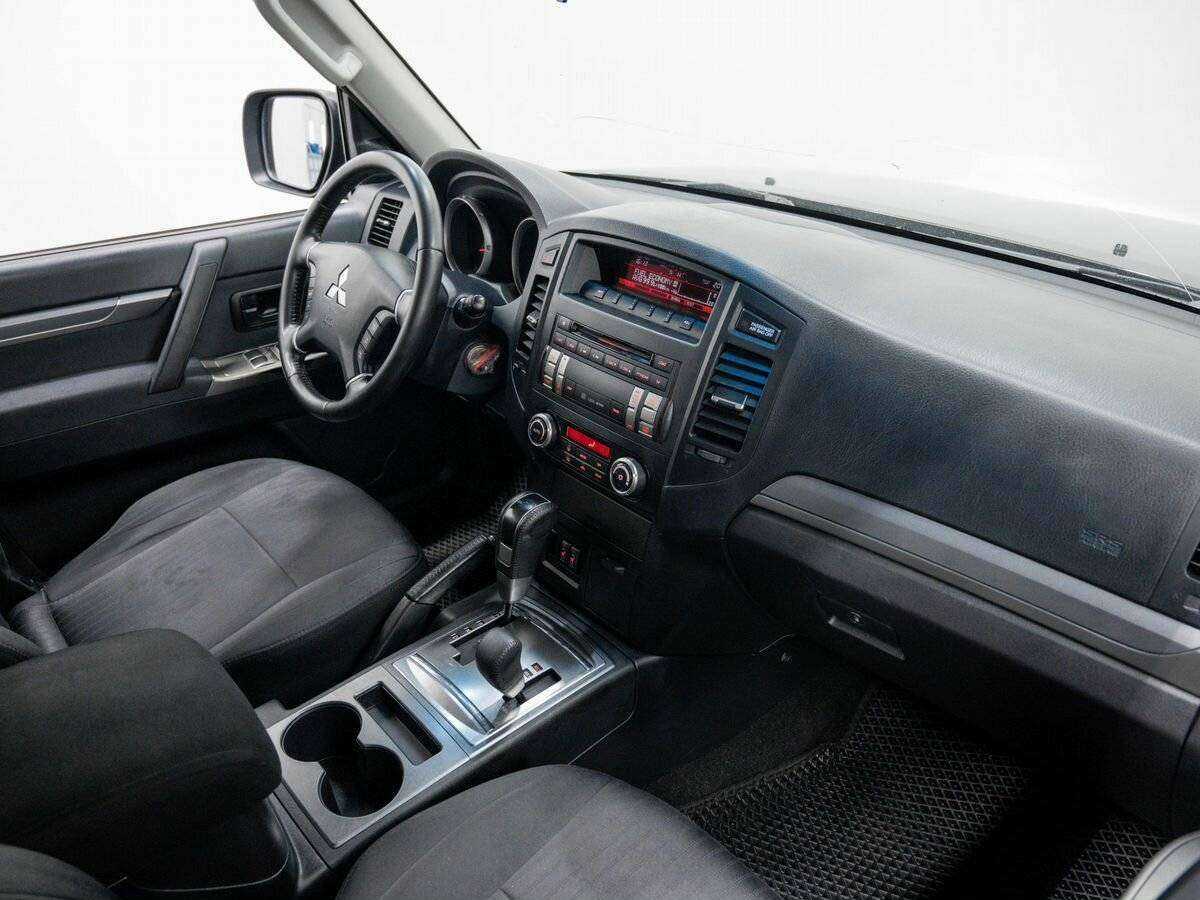 Купить Mitsubishi Pajero с пробегом. Фото: #7