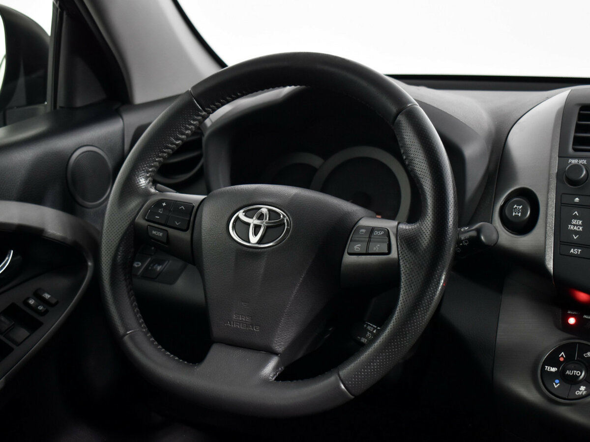 Купить Toyota RAV4 с пробегом. Фото: #13