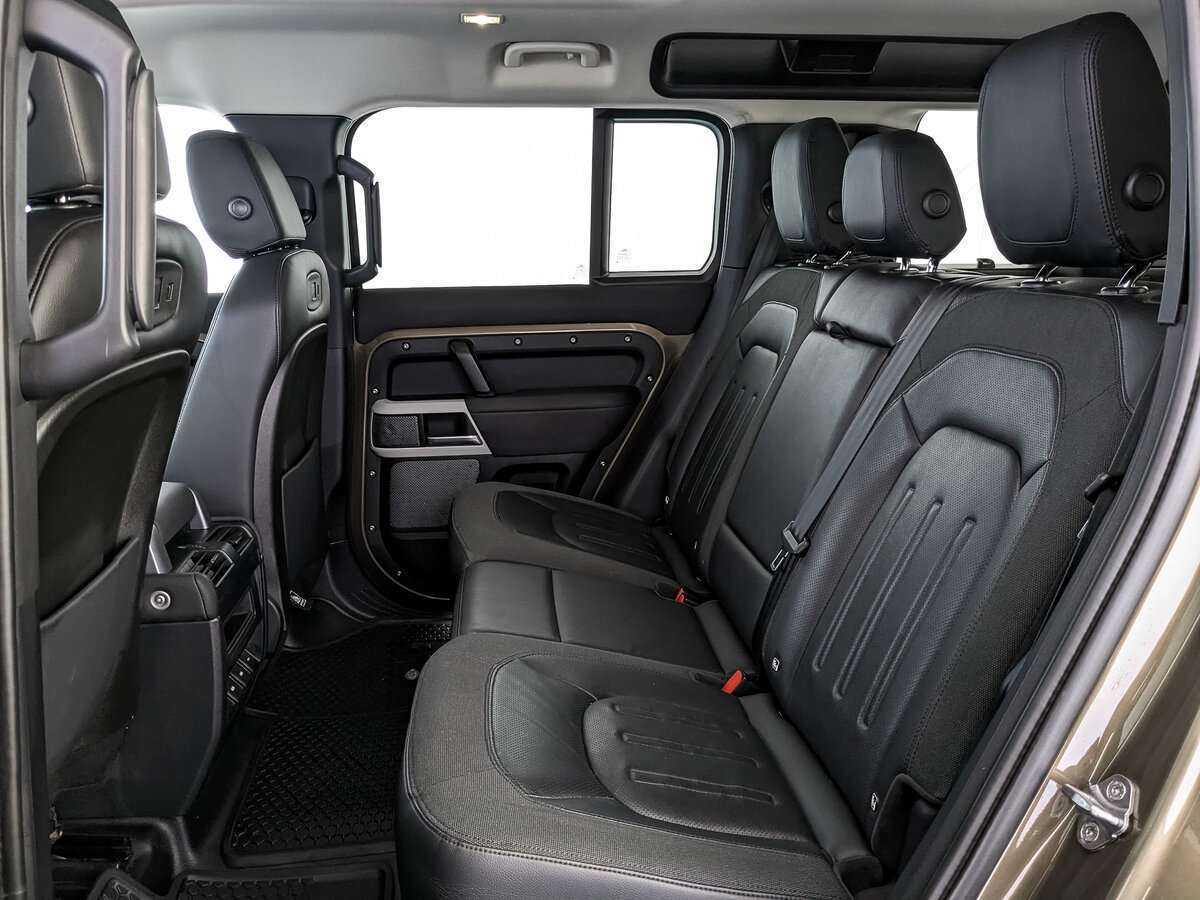 Купить Land Rover Defender с пробегом. Фото: #13