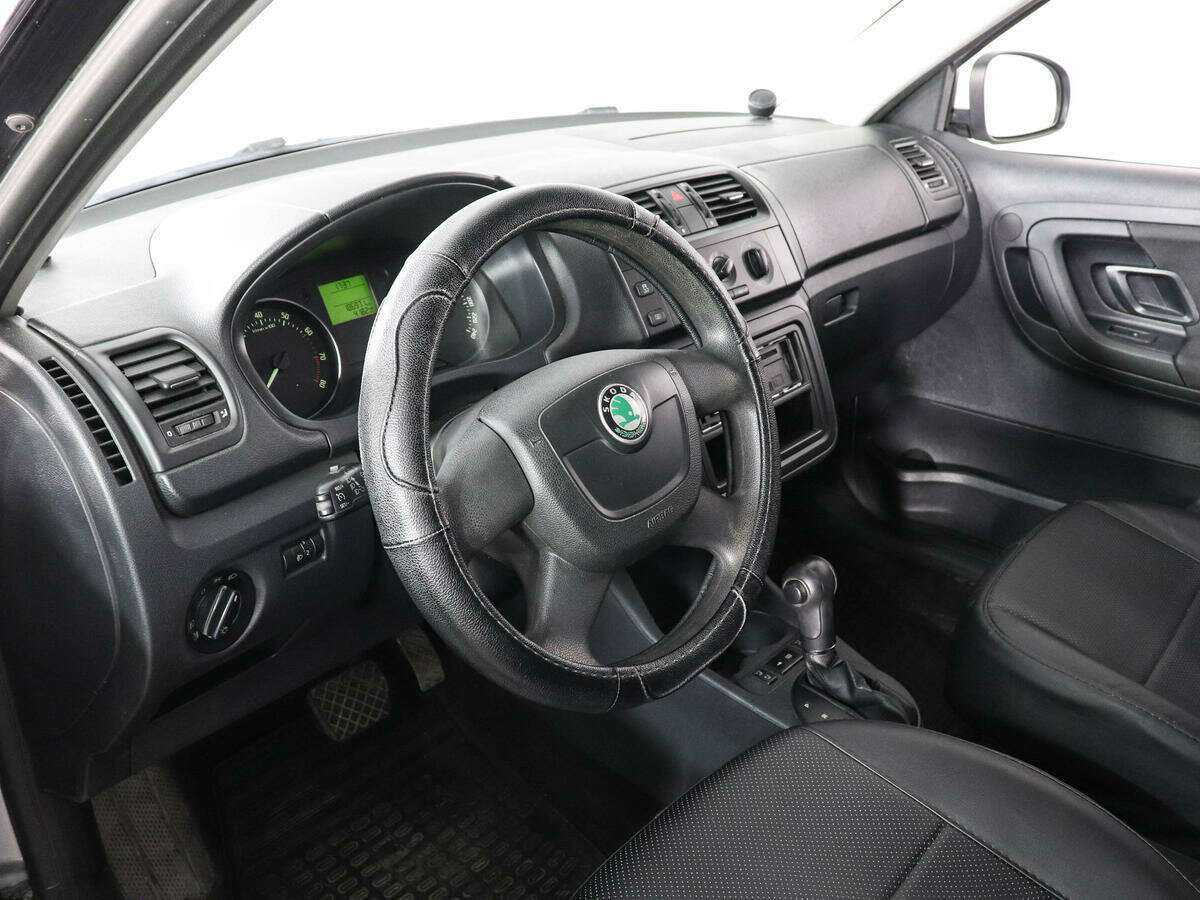 Купить Skoda Fabia с пробегом. Фото: #4