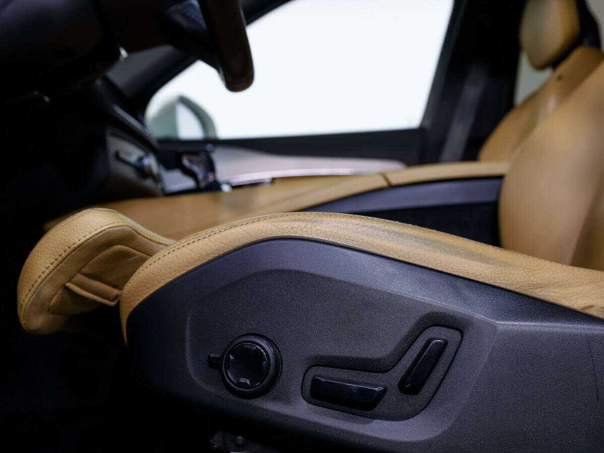 Купить Volvo XC90 с пробегом. Фото: #19