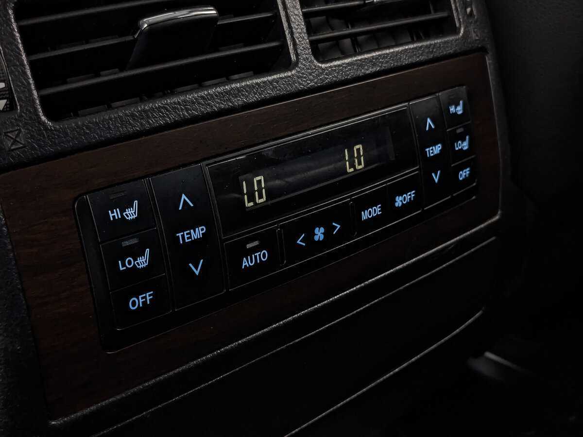 Купить Toyota Land Cruiser с пробегом. Фото: #20