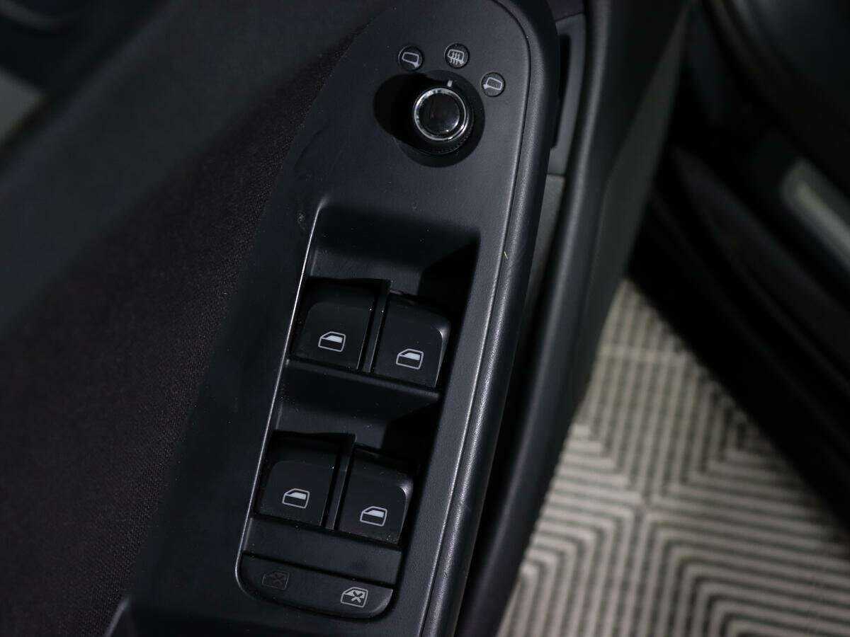Купить Audi A4 с пробегом. Фото: #14
