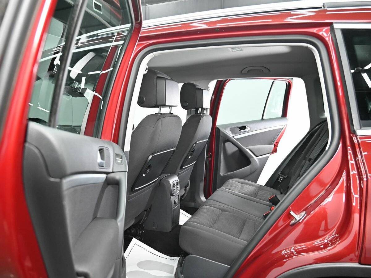 Купить Volkswagen Tiguan с пробегом. Фото: #11