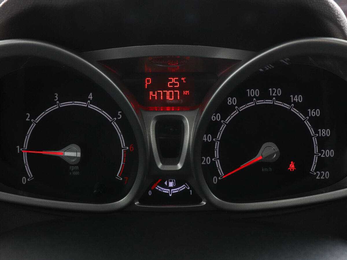 Купить Ford Fiesta с пробегом. Фото: #6