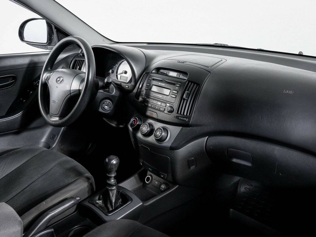 Купить Hyundai Elantra с пробегом. Фото: #8