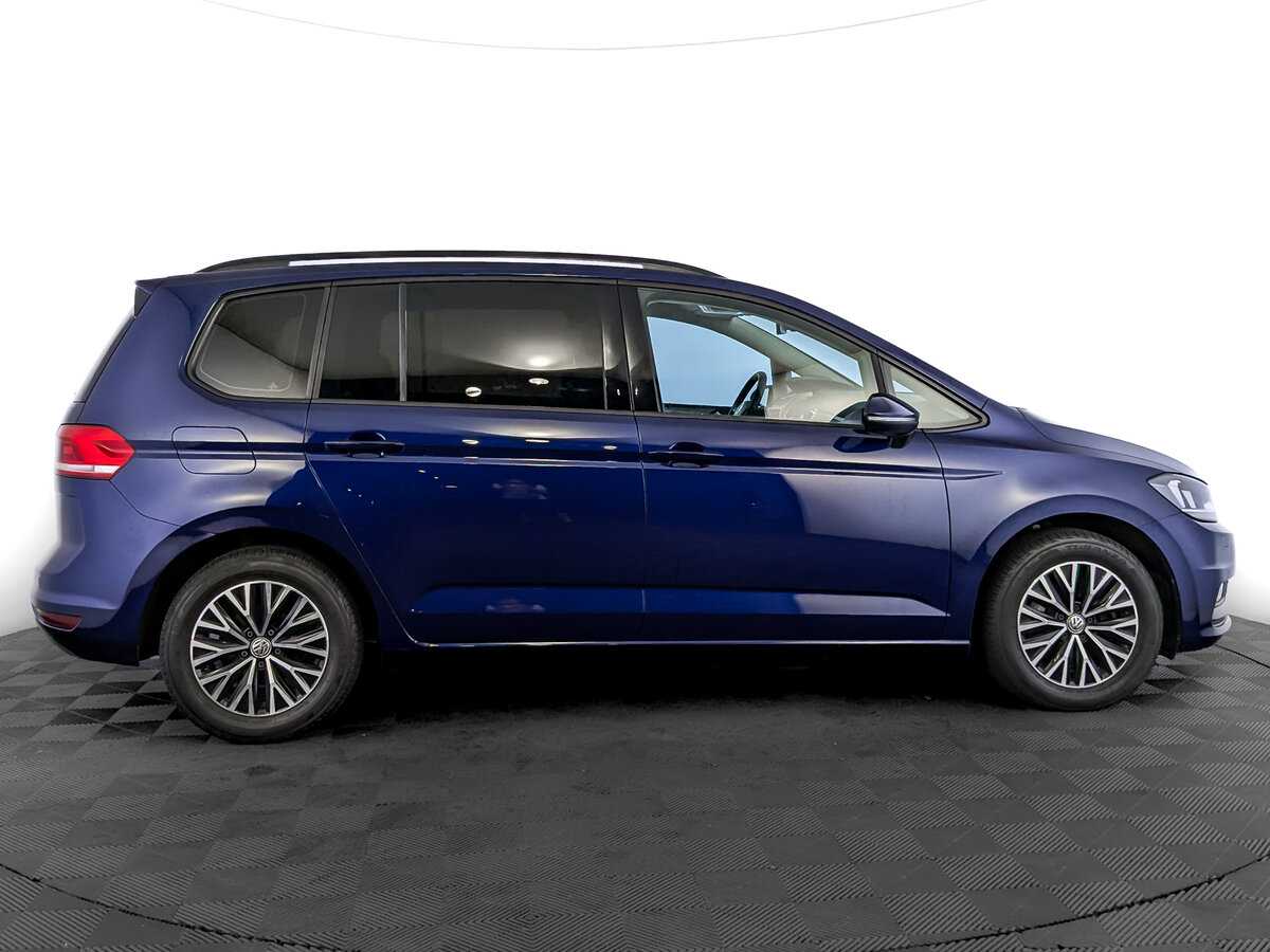 Купить Volkswagen Touran с пробегом. Фото: #3