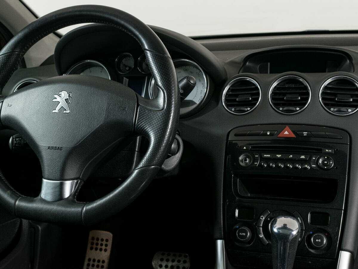 Купить Peugeot 308 с пробегом. Фото: #11