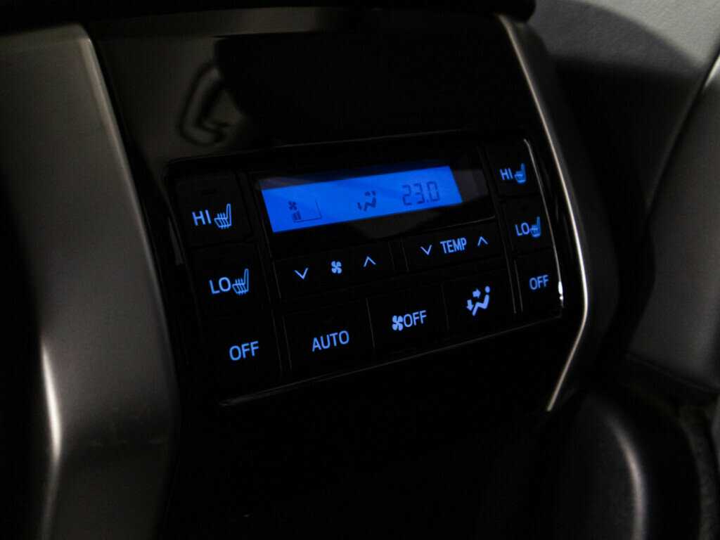Купить Toyota Land Cruiser Prado с пробегом. Фото: #17