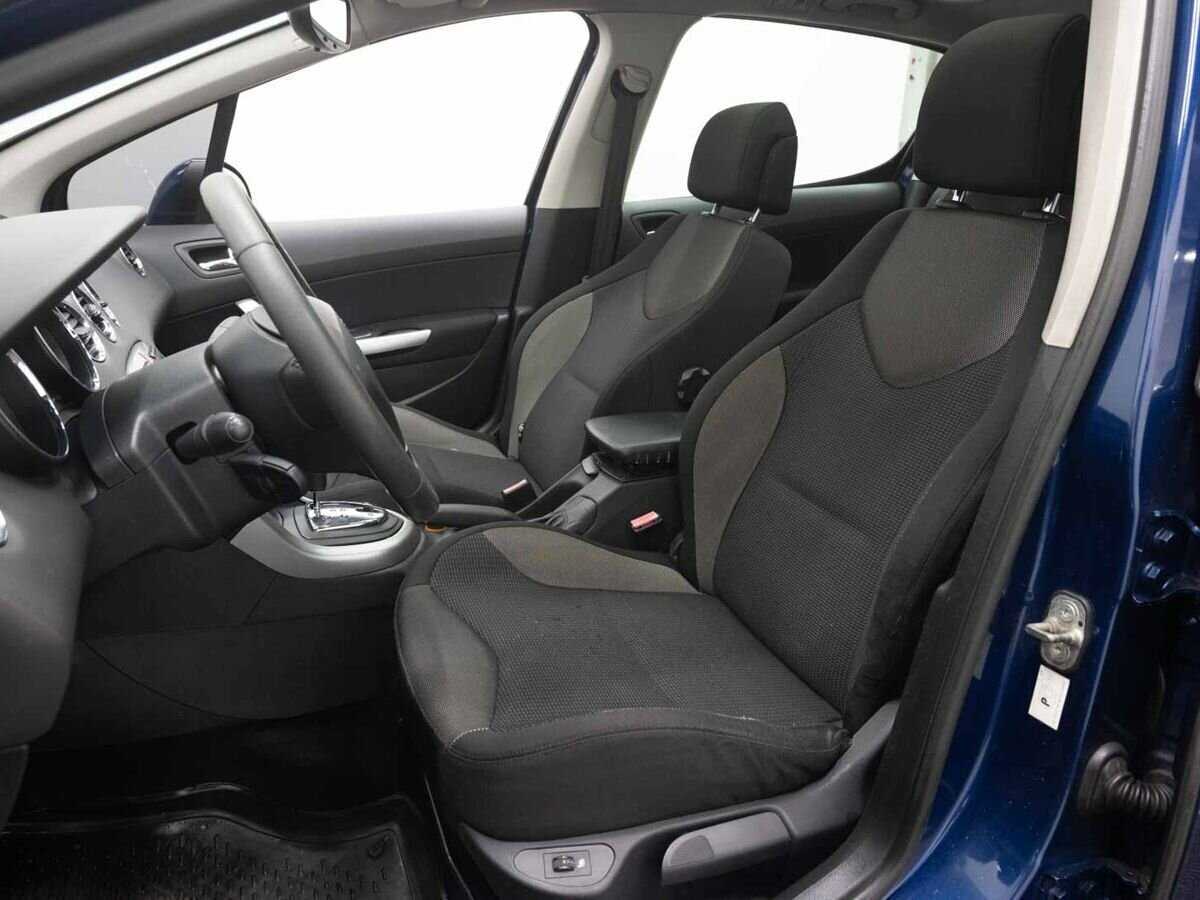 Купить Peugeot 308 с пробегом. Фото: #6