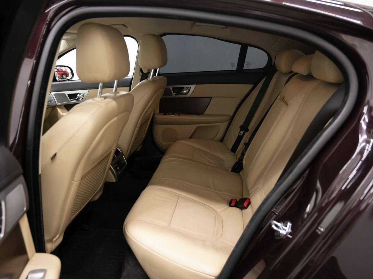 Купить Jaguar XF с пробегом. Фото: #11