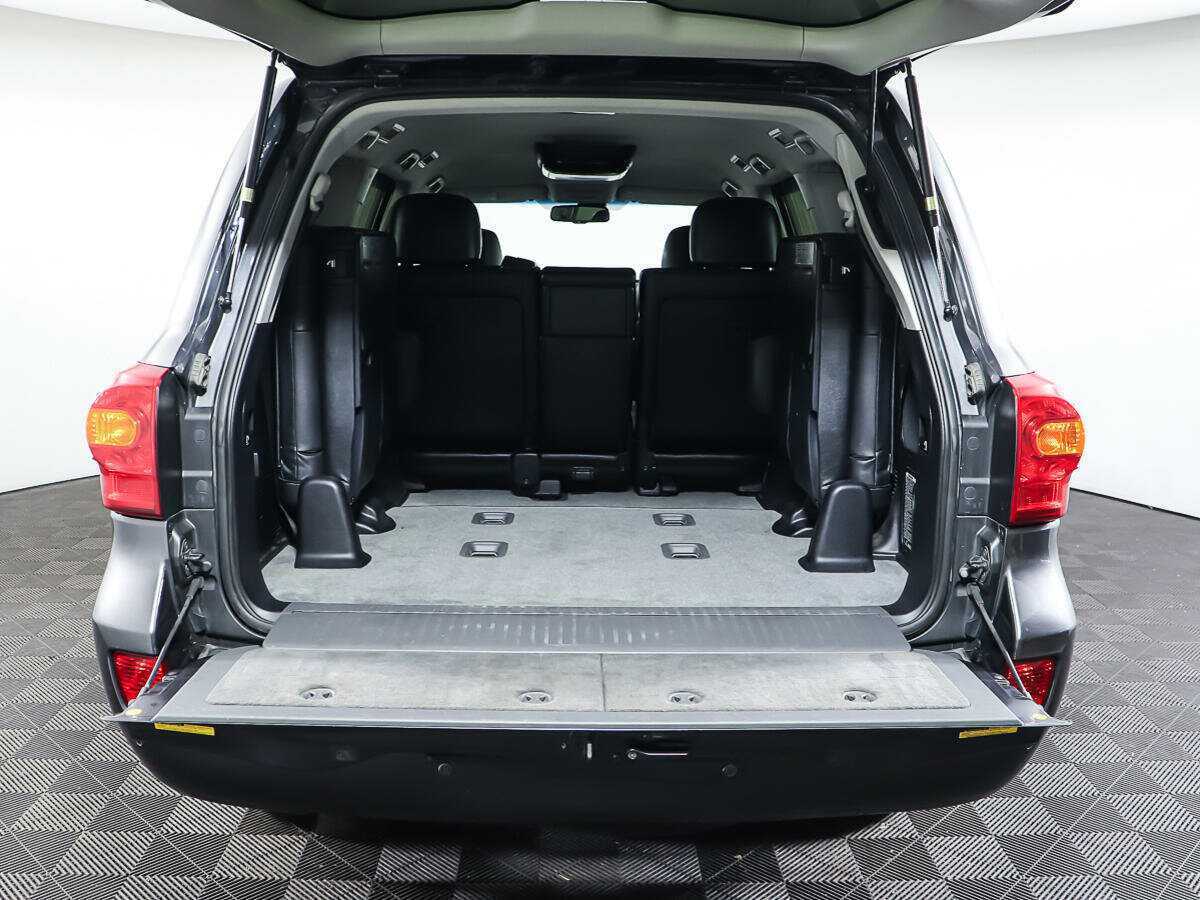 Купить Toyota Land Cruiser с пробегом. Фото: #9