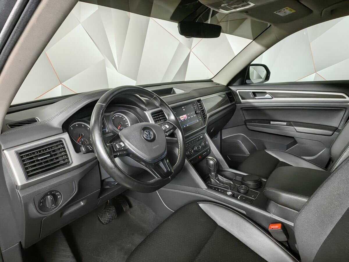 Купить Volkswagen Teramont с пробегом. Фото: #13