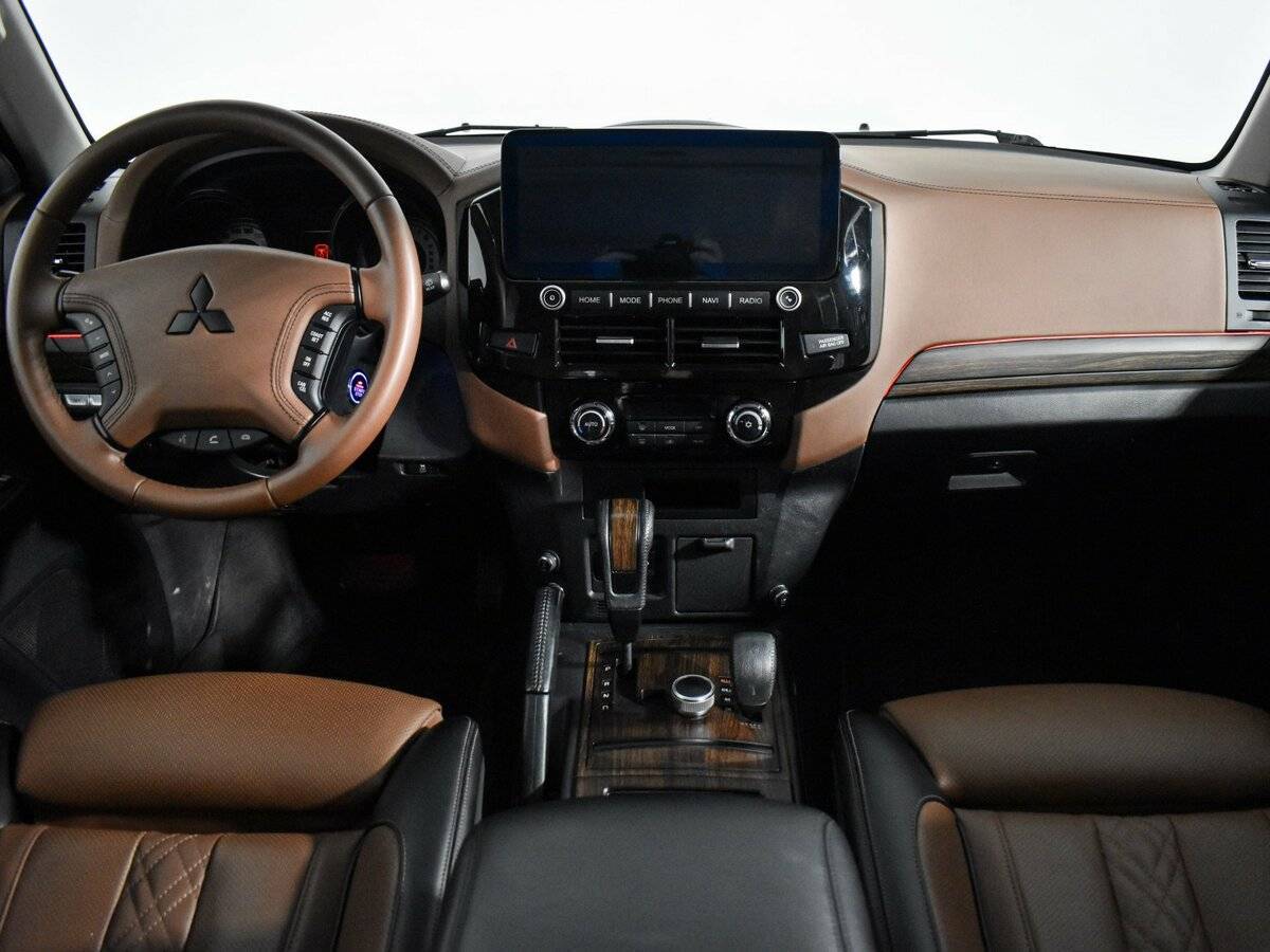 Купить Mitsubishi Pajero с пробегом. Фото: #13