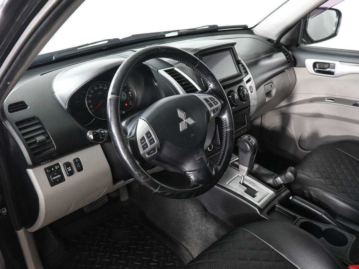 Купить Mitsubishi Pajero Sport с пробегом. Фото: #4
