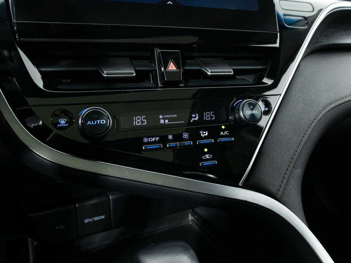 Купить Toyota Camry с пробегом. Фото: #17