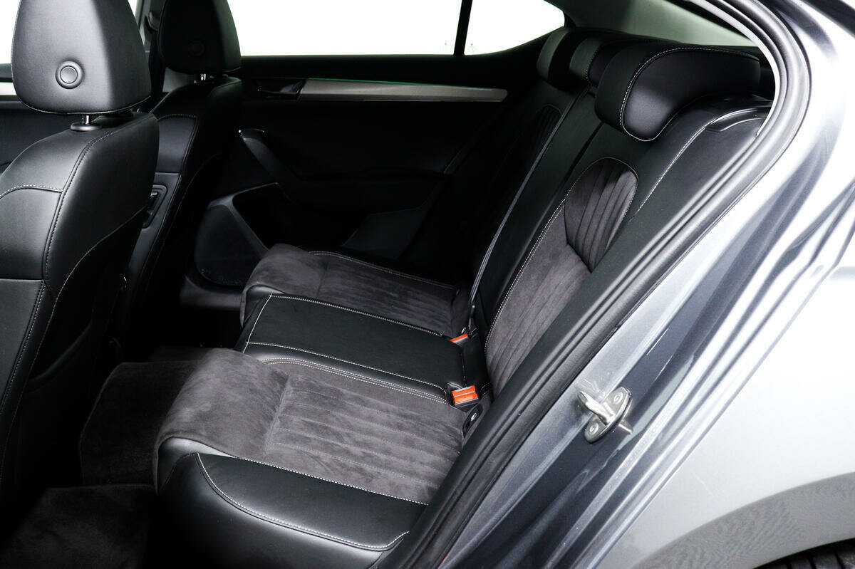 Купить Skoda Superb с пробегом. Фото: #10