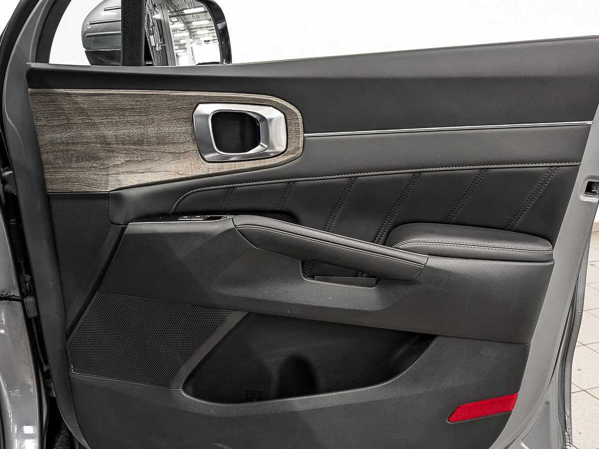 Купить Kia Sorento с пробегом. Фото: #24