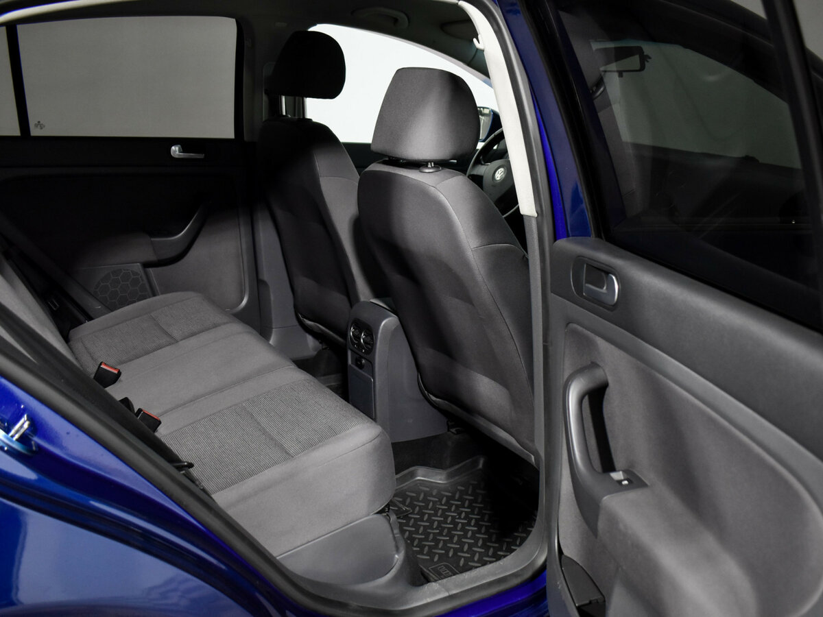 Купить Volkswagen Golf Plus с пробегом. Фото: #11