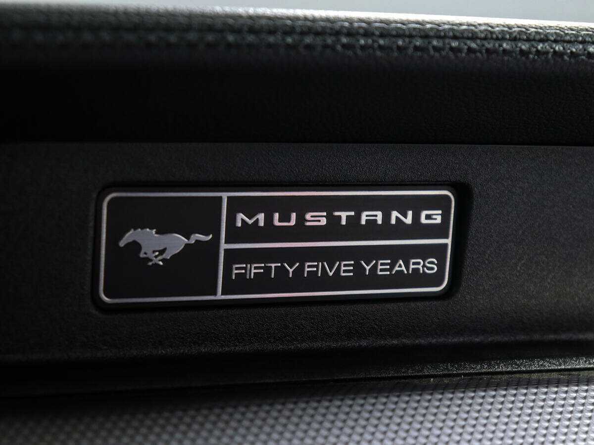 Купить Ford Mustang с пробегом. Фото: #16
