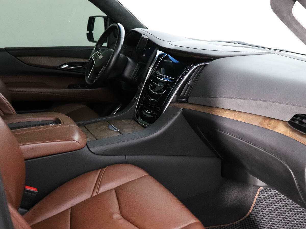 Купить Cadillac Escalade с пробегом. Фото: #8