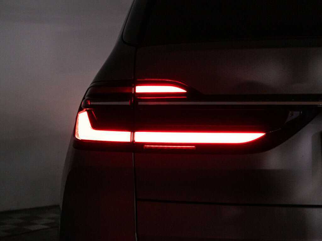 Купить BMW X7 с пробегом. Фото: #35