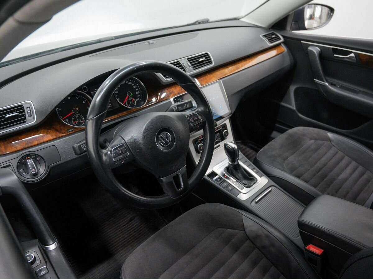 Купить Volkswagen Passat с пробегом. Фото: #12