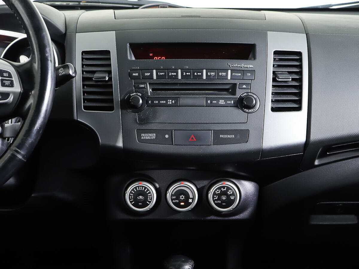 Купить Mitsubishi Outlander с пробегом. Фото: #11
