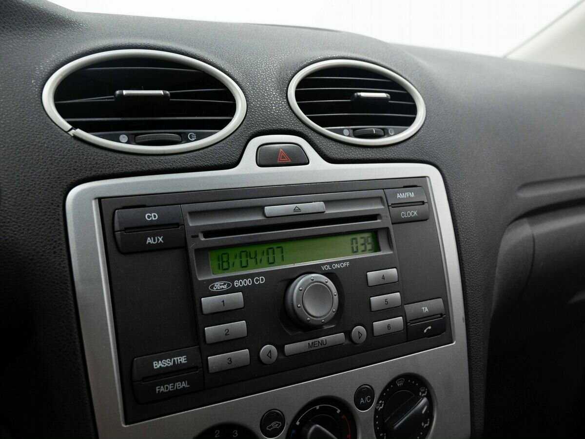 Купить Ford Focus с пробегом. Фото: #17